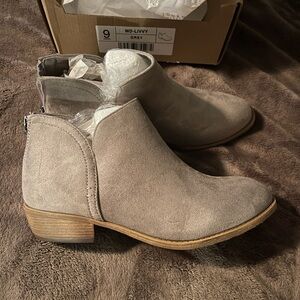 Stylish Women's Suede Ankle Booties